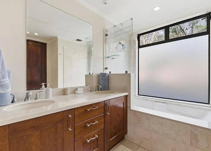 Ocean View In Apartment *